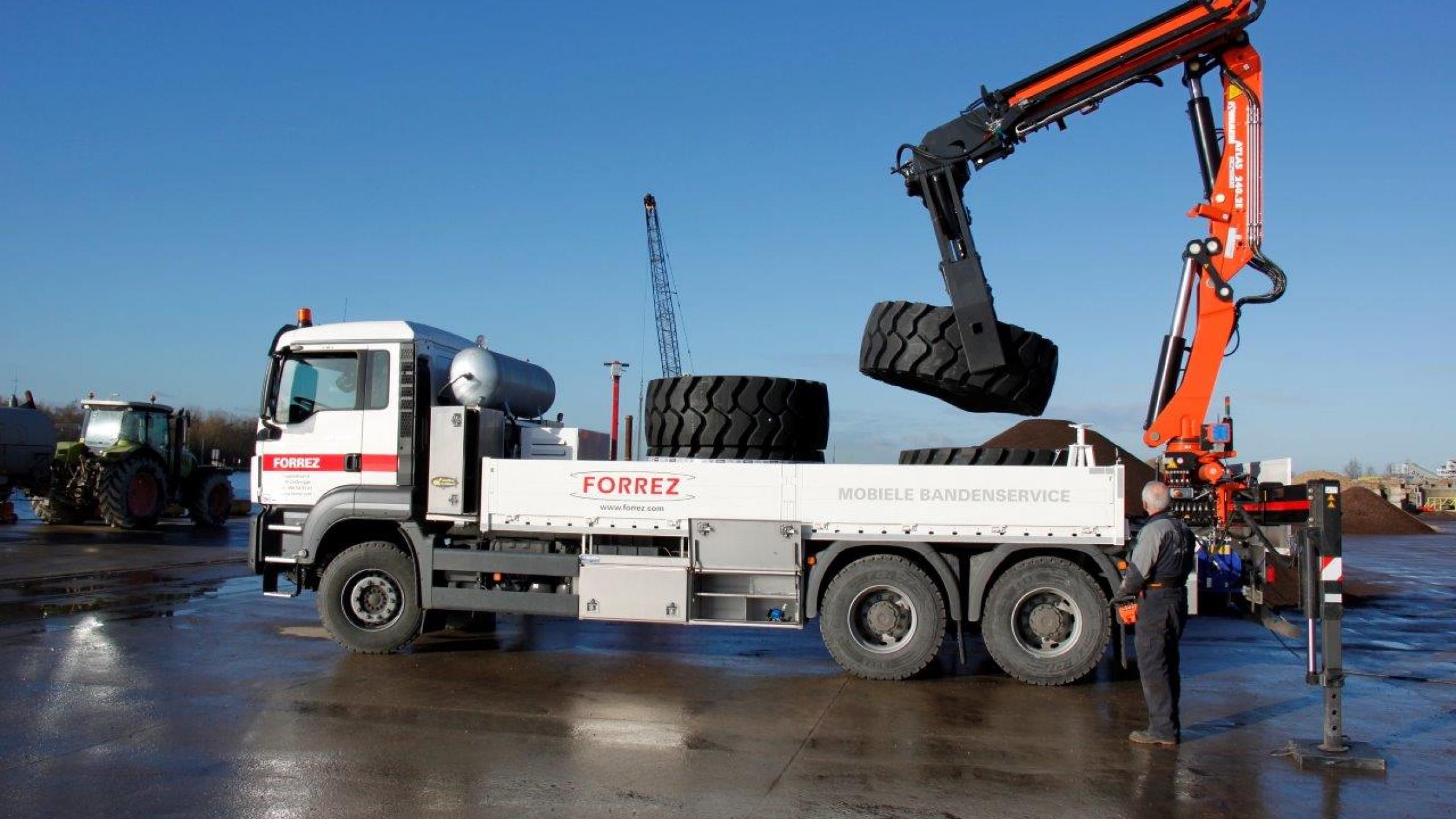 24/24 depannagedienst voor vrachtwagens, landbouw - en industrievoertuigen|Forrez|Uw specialist in banden en velgen