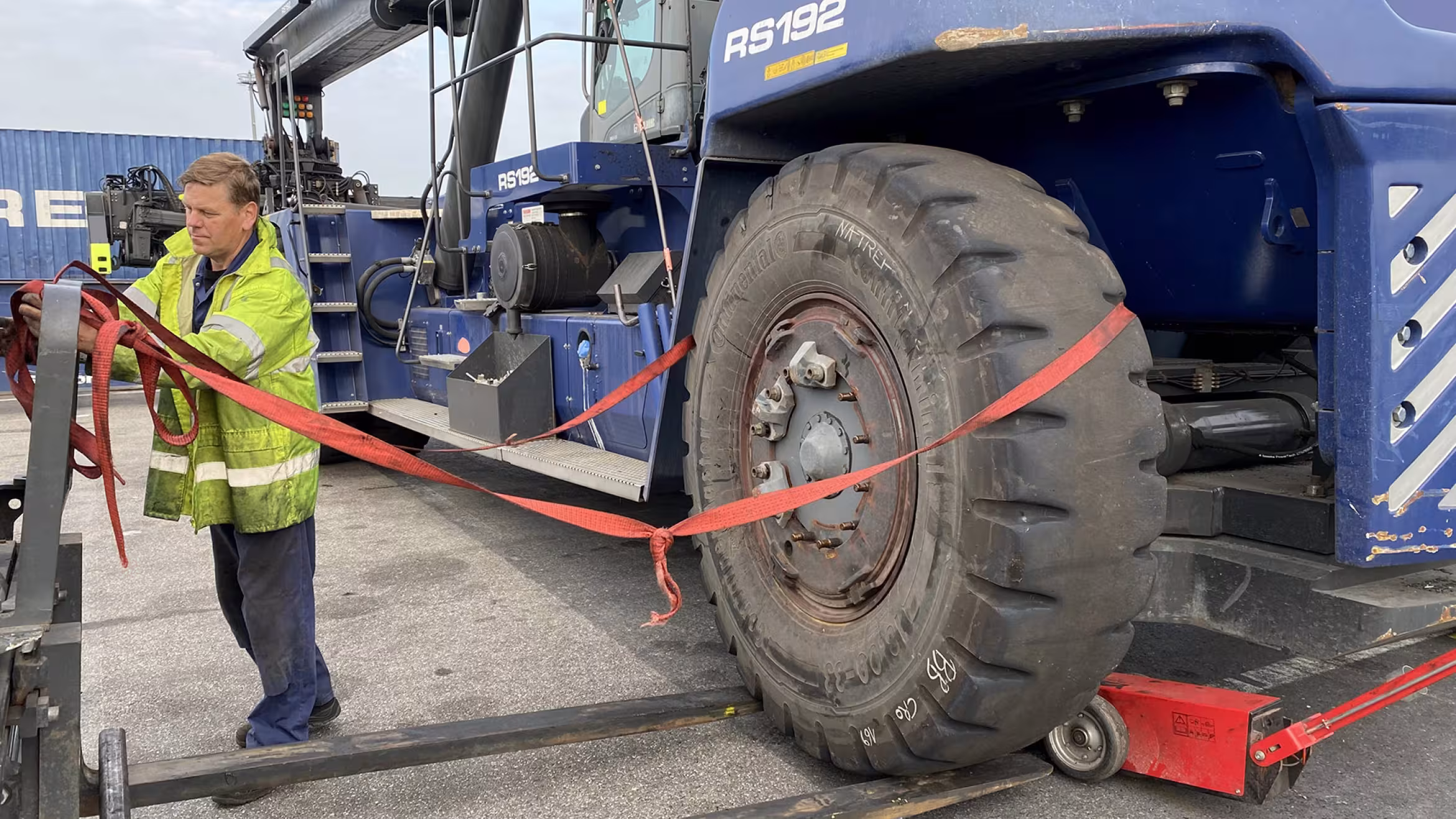 Man vervangt band haven zeebrugge