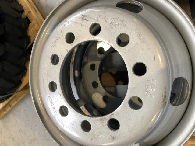 AKOJANT 6.75-17.5 176-225-10 26 mm ET145 TRUCK 671761205 OCC 1x